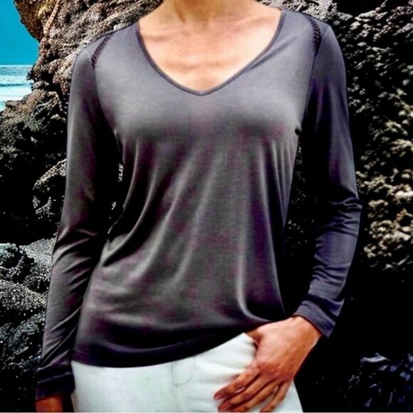 Banana Republic Factory Grey Cutout Details Long Sleeve Top Size Small EUC - Picture 16 of 16